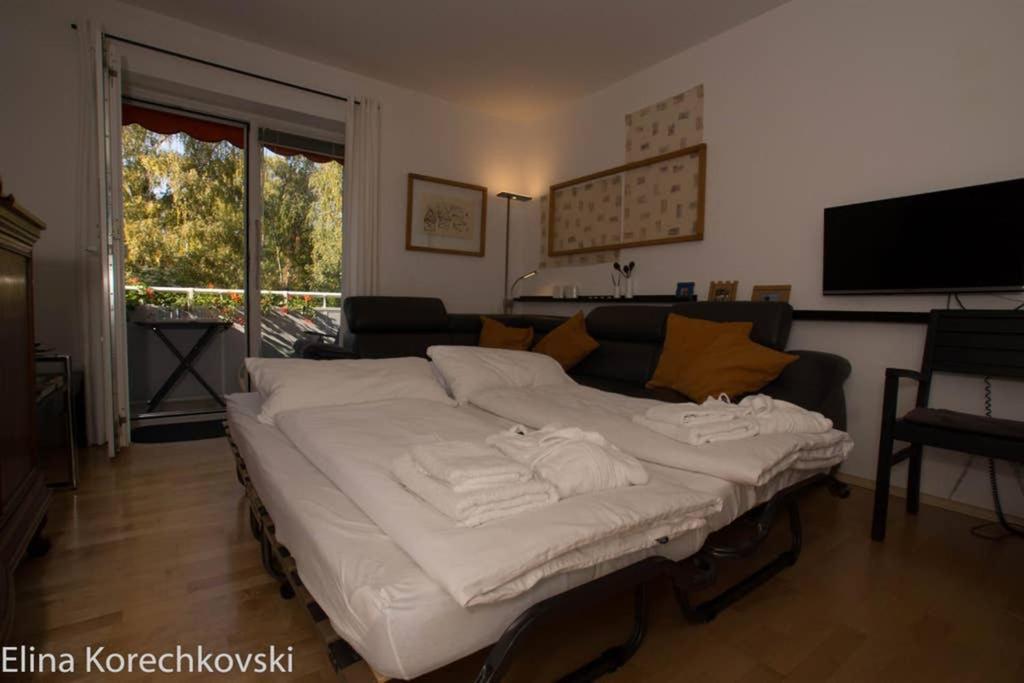 Bahnhofsnahe, Ruhige Und Sonnige 2 Zimmerwohnung Im Dichterviertel 威斯巴登 外观 照片