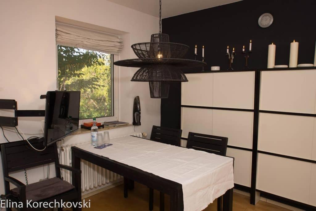 Bahnhofsnahe, Ruhige Und Sonnige 2 Zimmerwohnung Im Dichterviertel 威斯巴登 外观 照片