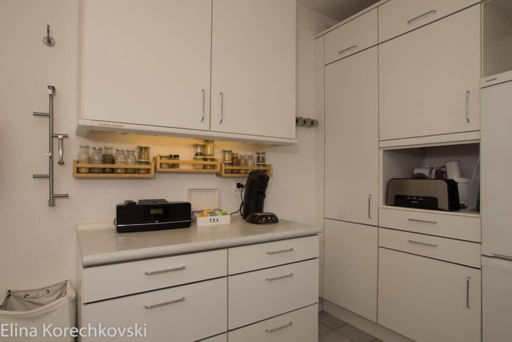 Bahnhofsnahe, Ruhige Und Sonnige 2 Zimmerwohnung Im Dichterviertel 威斯巴登 外观 照片